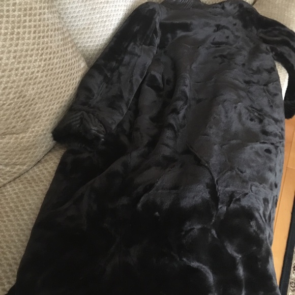 Gorgeous Fur coat⭐️⭐️ - Picture 5 of 5